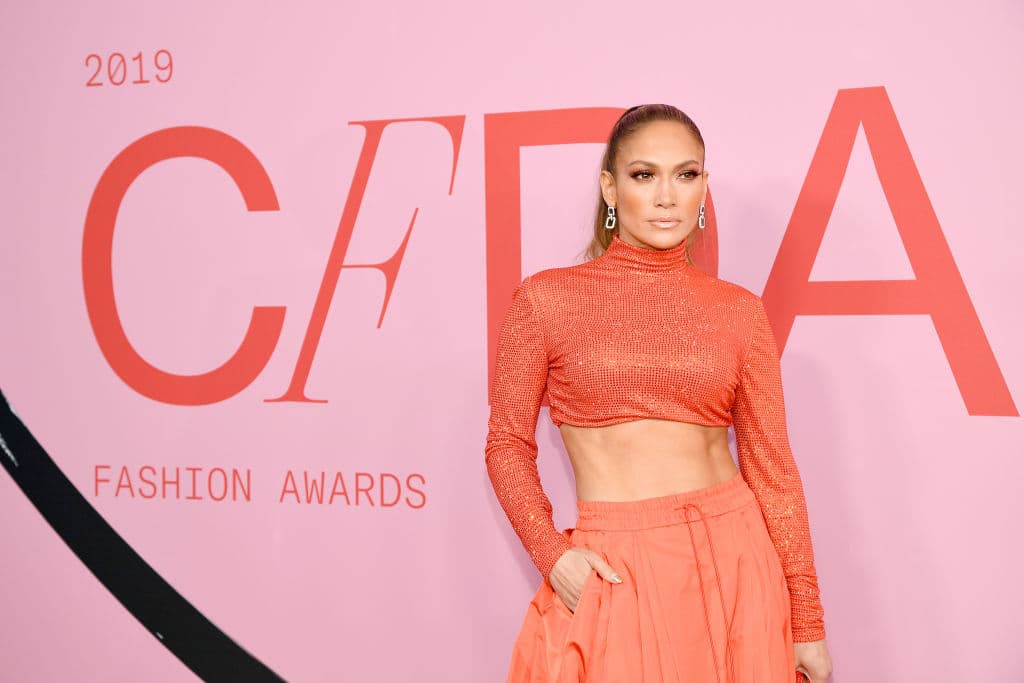 Money Train (1995) - Los hermanos John y Charlie Foster trabajan como policías en el metro de Nueva York. Mientras a uno la vida le va bien, el otro no levanta cabeza y acaba siendo despedido de su trabajo.
<br>