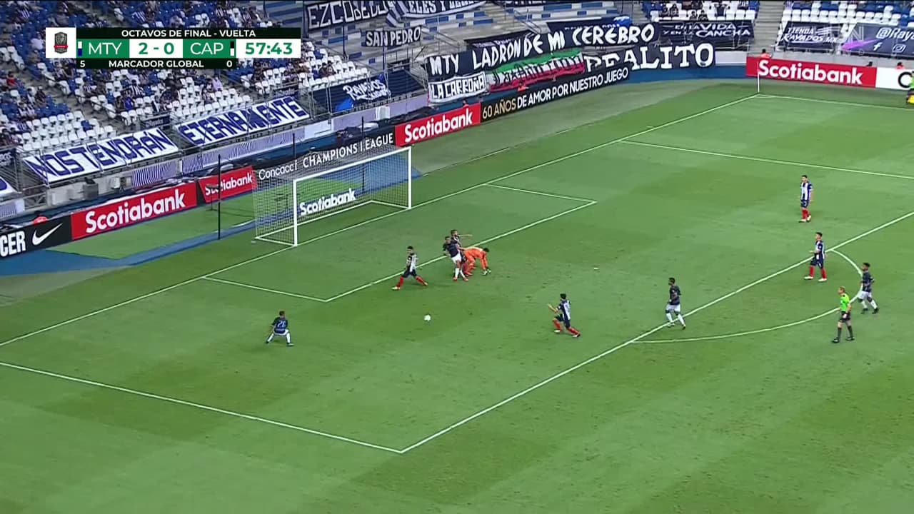 ¡TIRO ATAJADO! disparo por Adrián Mora.