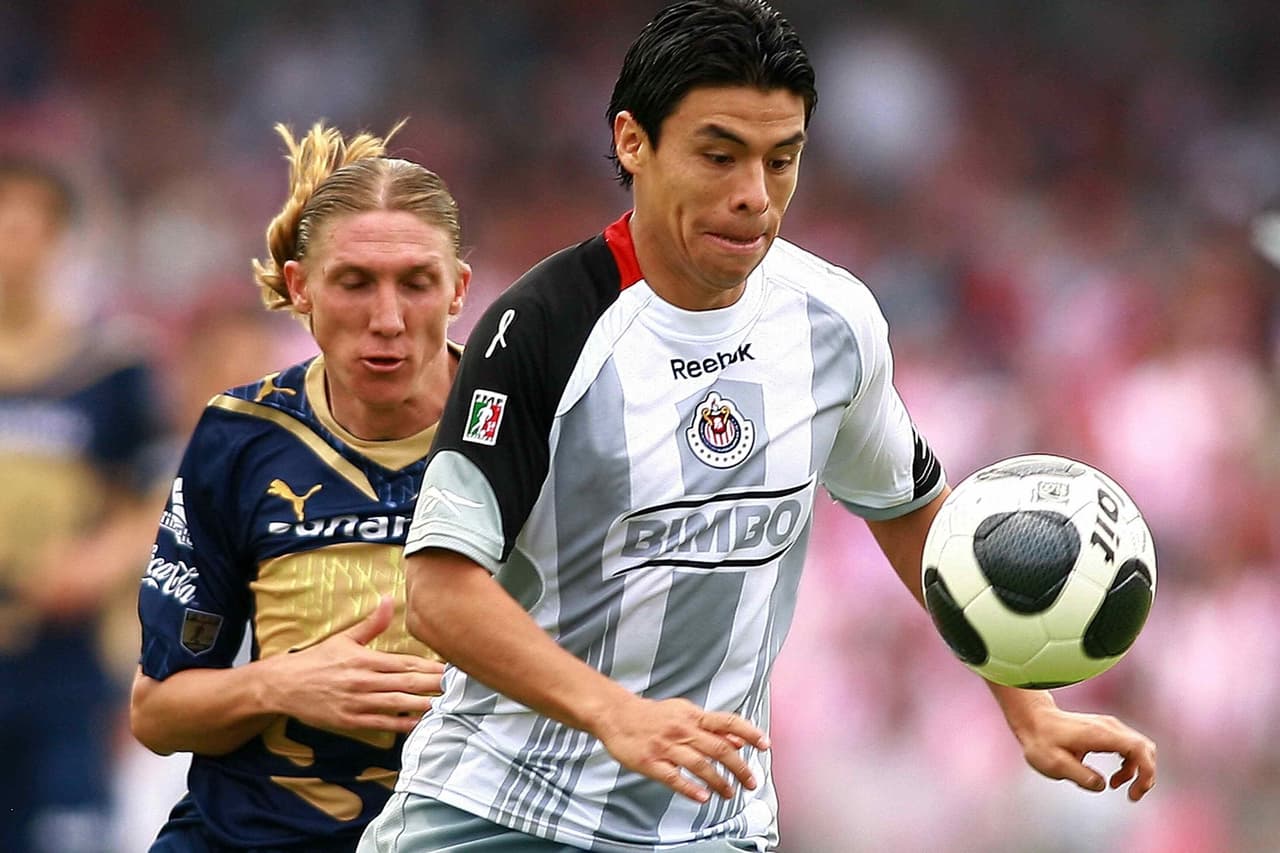 Para el 2005 pasó a Chivas en el que militó un par de años, pero también ahí fue campeón de Liga.