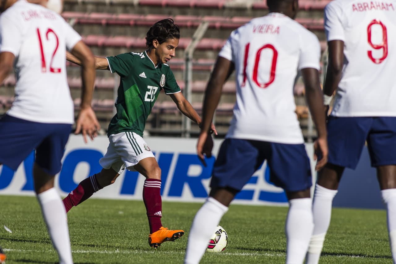 Diego Lainez se encargó de liderar el mediocampo mexicano en la final. El volante de América es una de las grandes promesas.