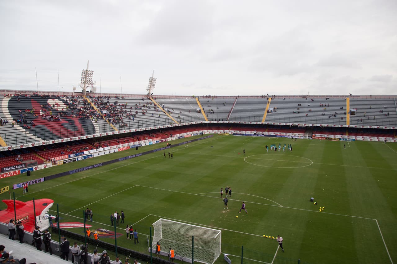 El estadio de los Tiburones se vio afectado por un incendio en los vestidores.