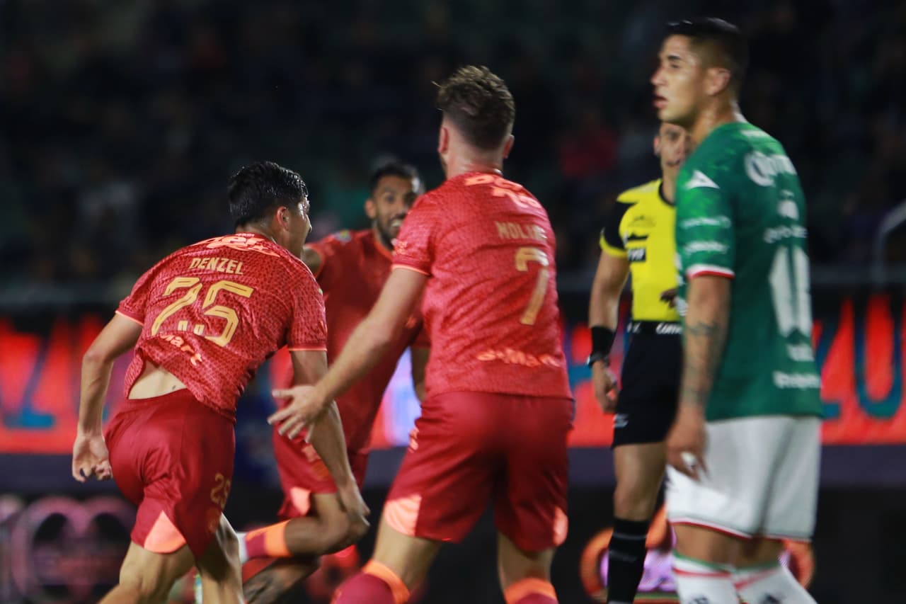 FC Juárez derrotó a Mazatlán en el Kraken como parte de la Jornada 5 del Clausura 2023 con goles de Denzell García, Tomás Martín Molina y Mauro Laínez. Los Cañoneros descontaron gracias a Ake Loba y Fernando Illescas siguen sin ganar en el torneo, donde ocupan la última posición de la General.