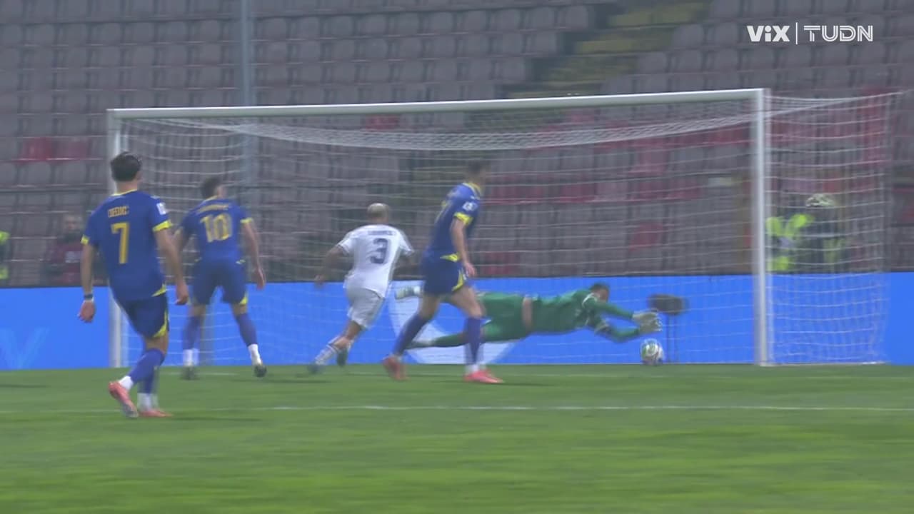 ¡Donnarumma se viste de héroe! Atajada brutal para mantener viva a Italia