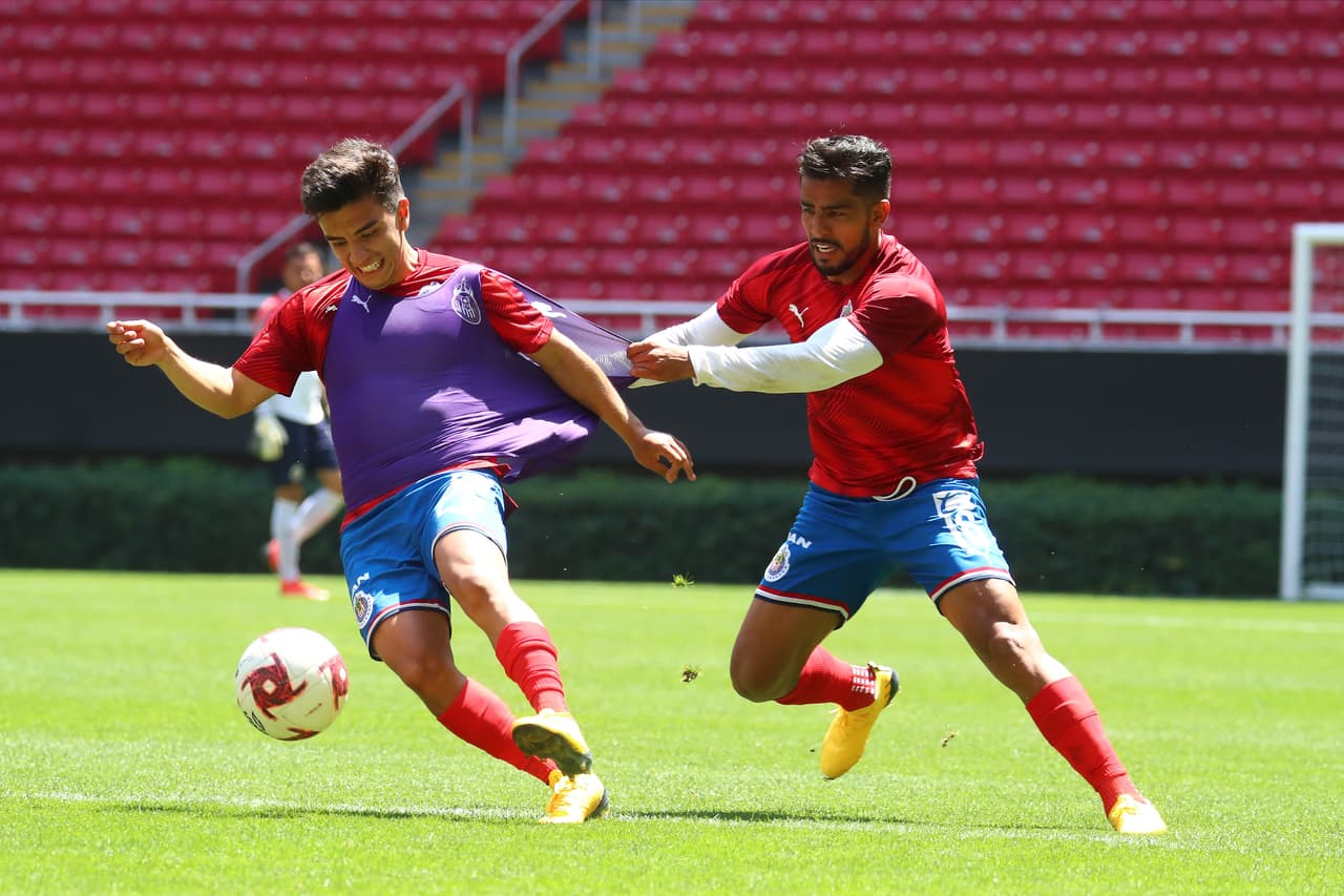 Por segundo año consecutivo, Chivas realizó el 'Juego X la Equidad', con dos equipos formados por un combinado entre sus ramas varonil y femenil.