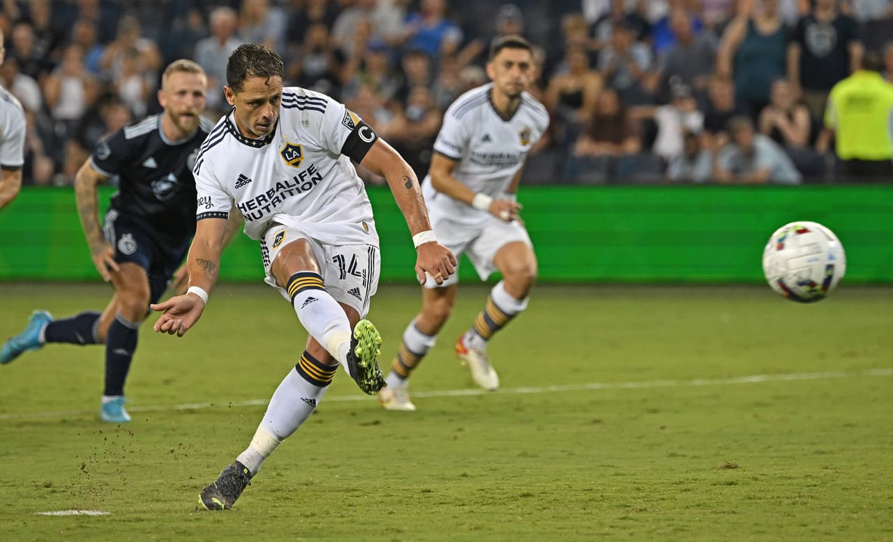 Los 17 goles de Chicharito tienen al Galaxy en posición de volver a Playoffs.