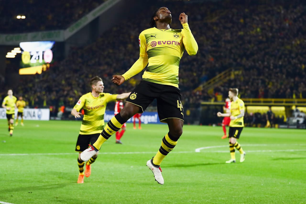 Sin embargo, Borussia Dortmund reaccionó casi de inmediato al minuto 33 del segundo tiempo con el gol de Michy Batshuayi para el 2-1.