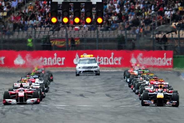 La parrilla de salida tuvo a Vettel en el Red Bull y a Fernando Alonso en su Ferrari en la primera línea.