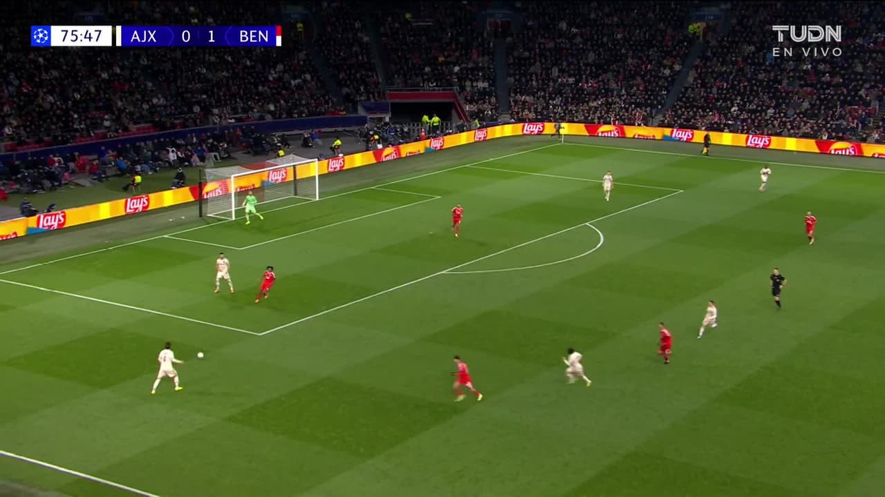 ¡TIRO ATAJADO! disparo por Oscar Gloukh.