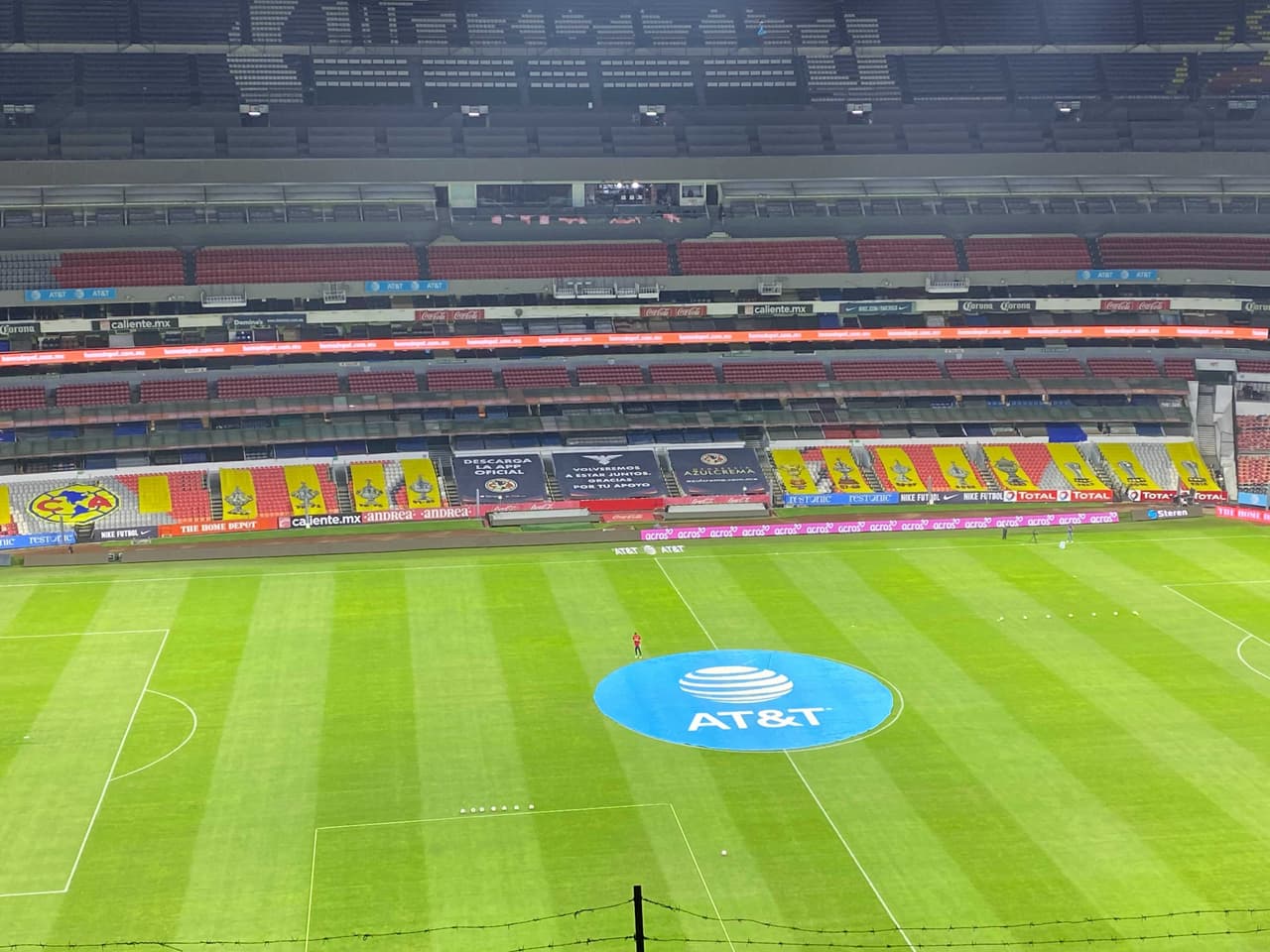 Así luce el Azteca para el duelo entre Águilas y Chivas.