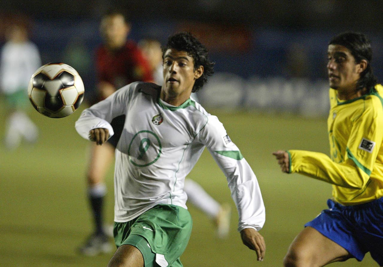 Vela llegó al Arsenal de Inglaterra, donde se convirtió en una de las grandes promesas del club inglés.