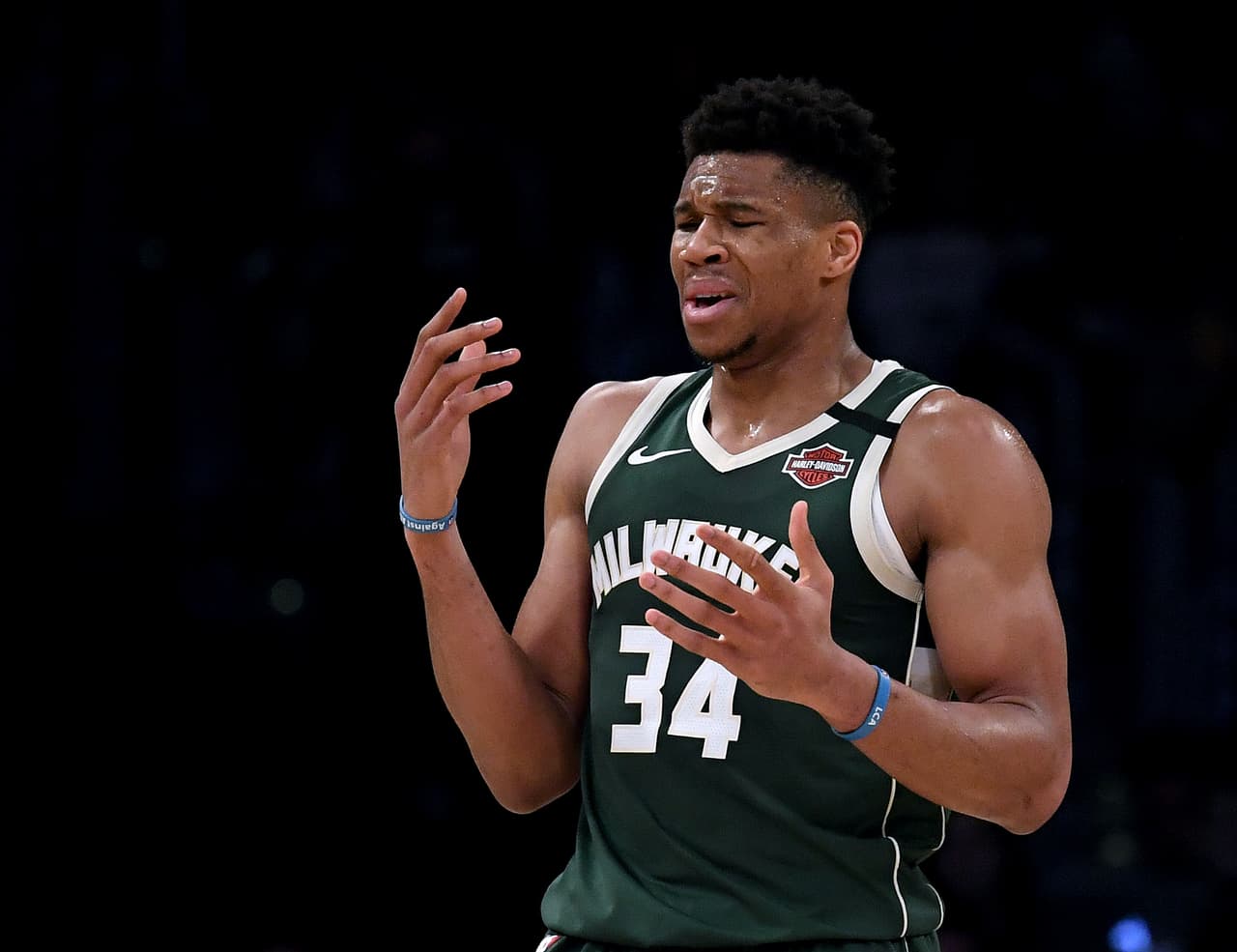 Estas fueron las reacciones de los jugadores de los Milwaukee Bucks al leer tuits donde se burlaban de ellos.