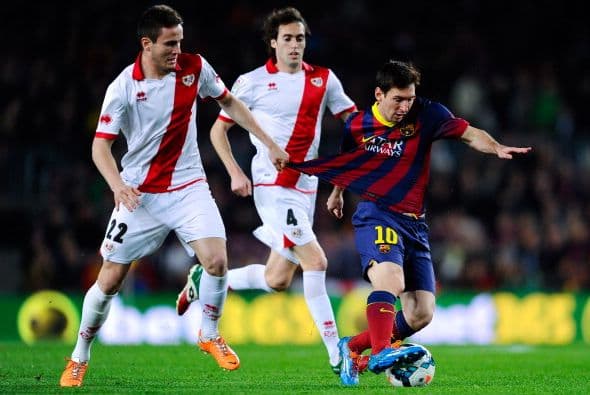 La defensa del Rayo no pudo para a Messi de ninguna forma.