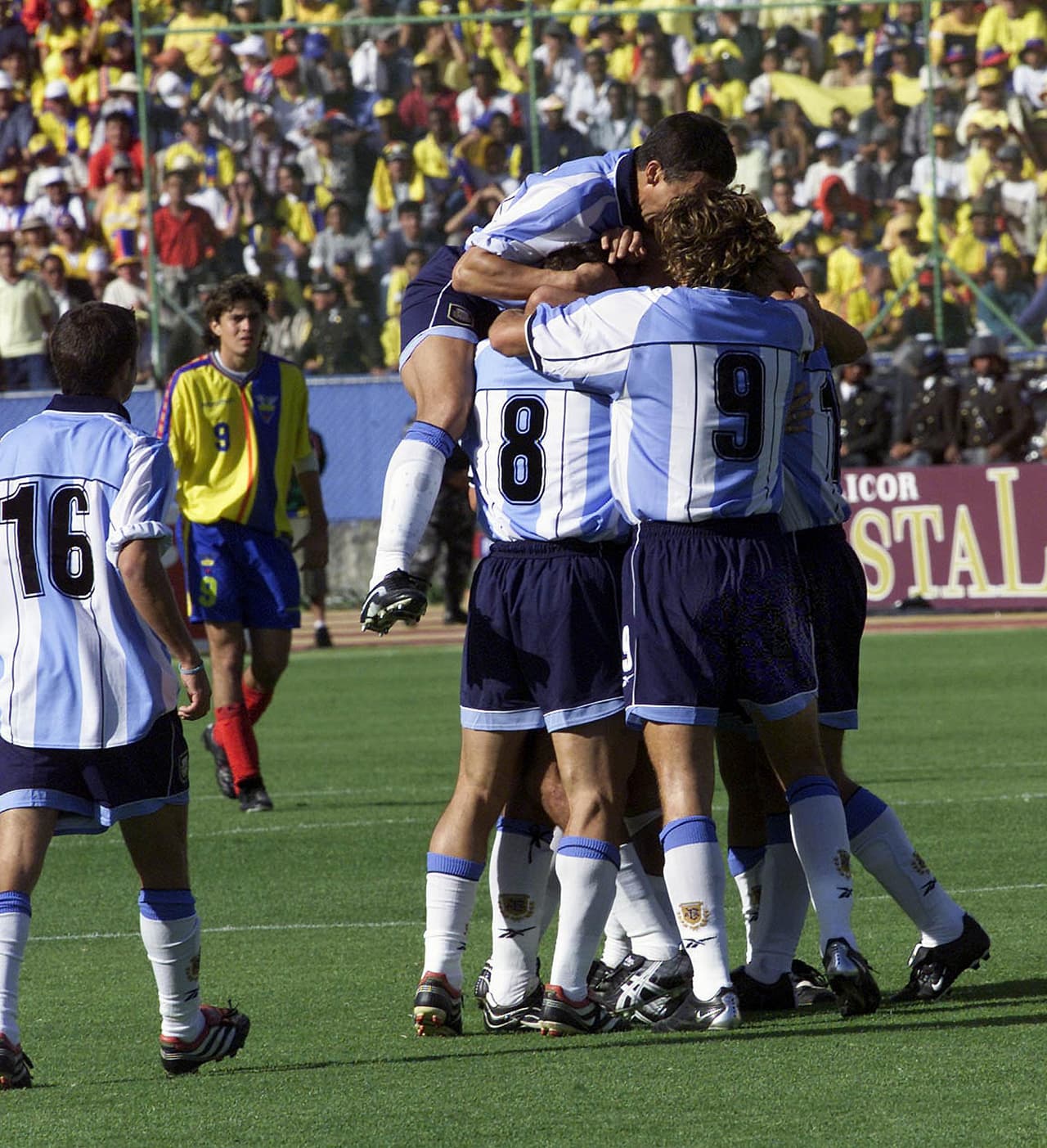 Luego, al 34', Hernán Crespo selló el triunfo para Argentina desde el punto penal.