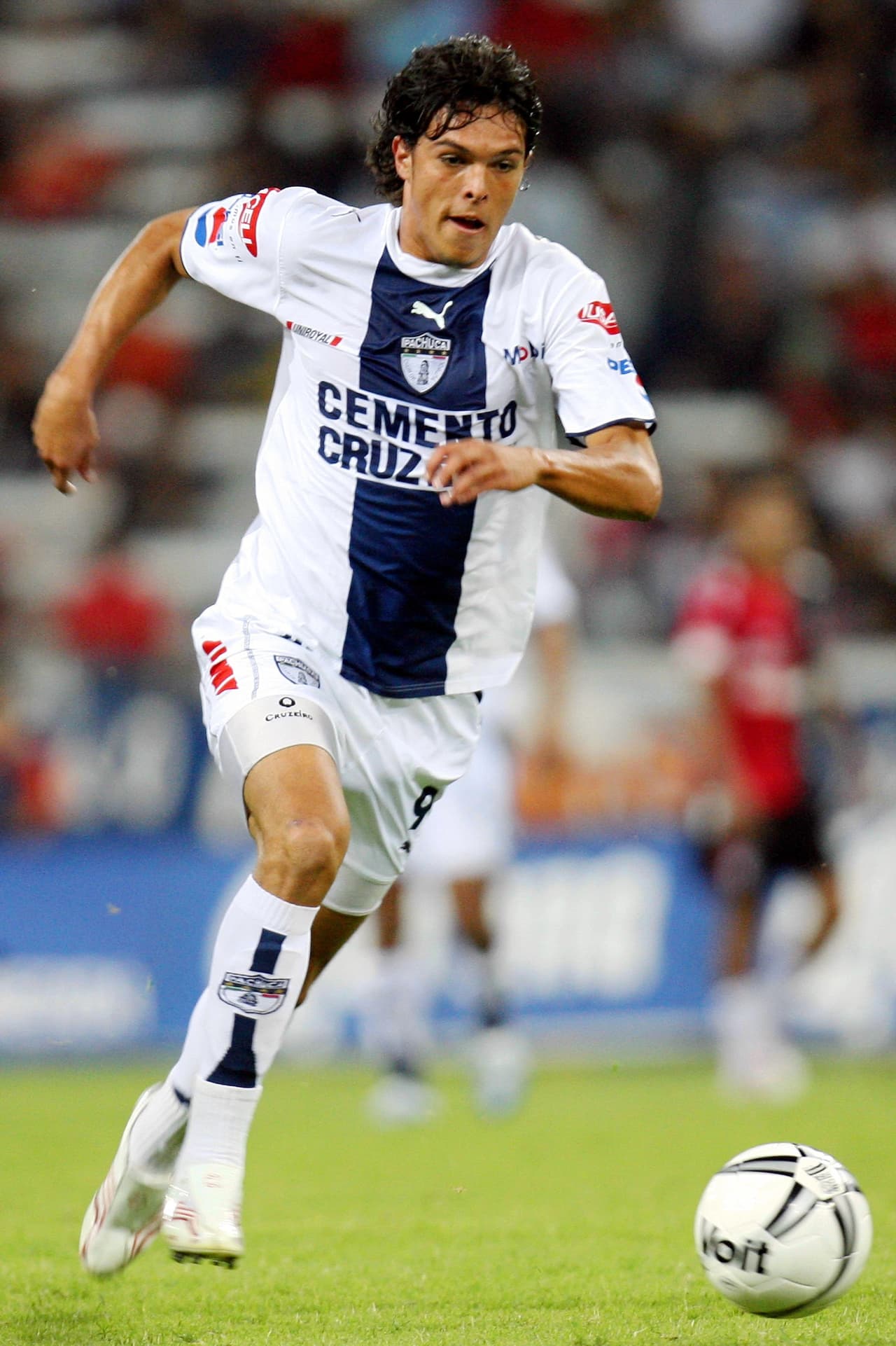 En el Pachuca de Enrique Meza tenía una competencia con Juan Carlos Cacho.