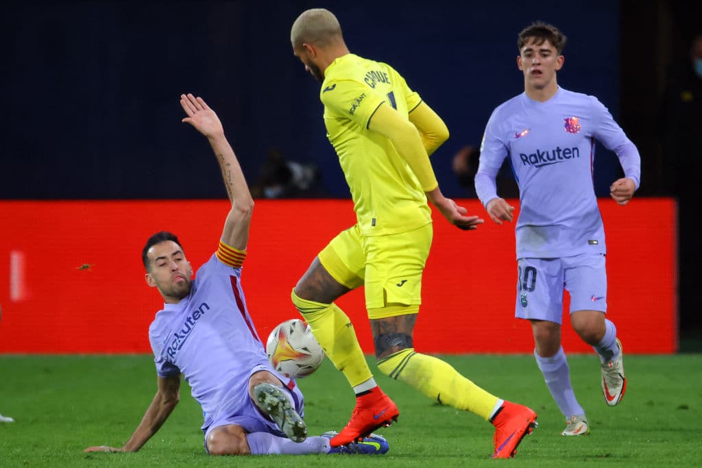 Frenkie de Jong, Memphis Depay y Philippe Coutinho marcan en La Cerámica y le pegan 1-3 al Villarreal.
