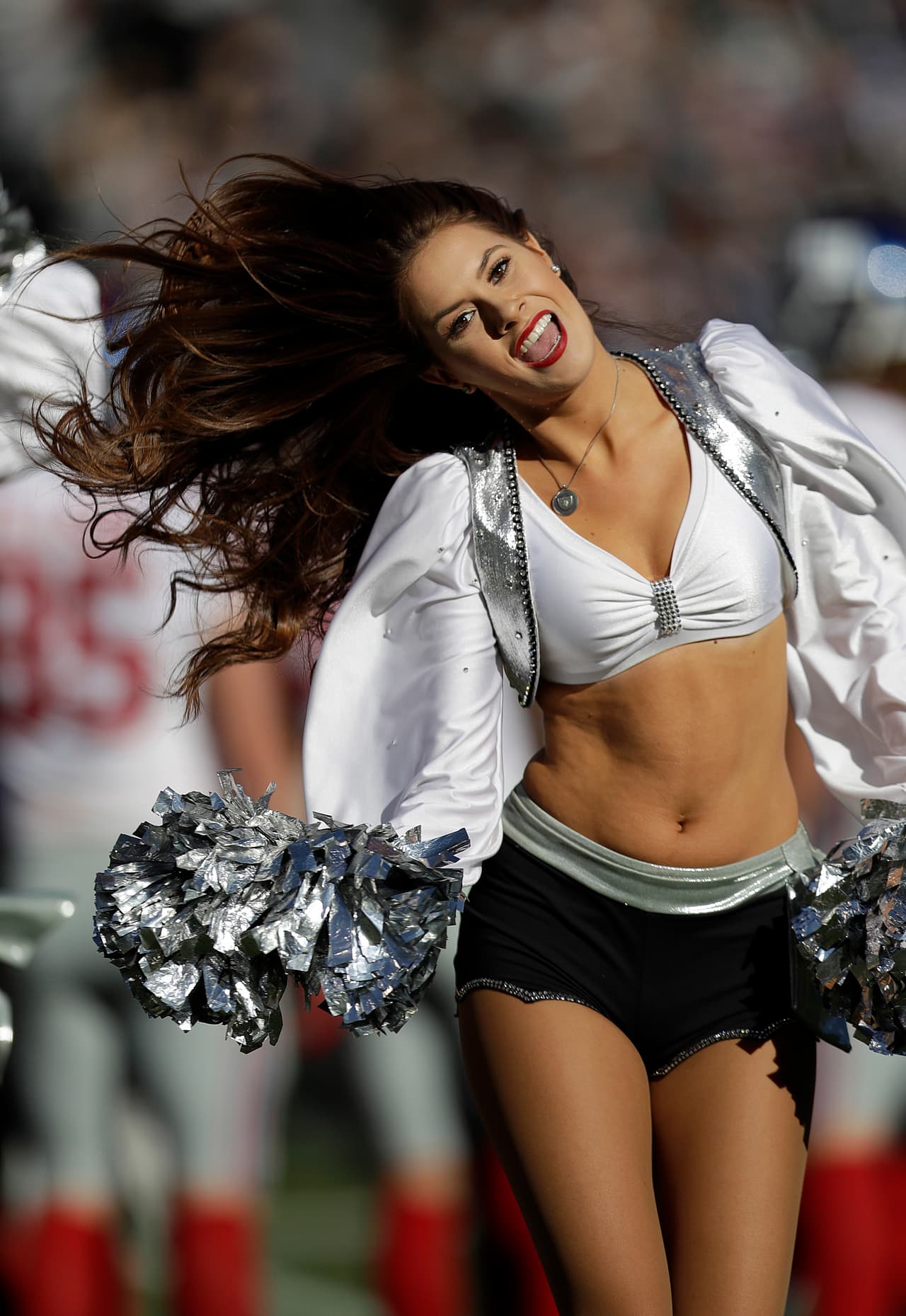 Las sensuales animadoras de la NFL le dieron alegría, belleza y energía al espectáculo del fútbol americano estadounidense en su Semana 13 de competencia, en un condimento único para el público.