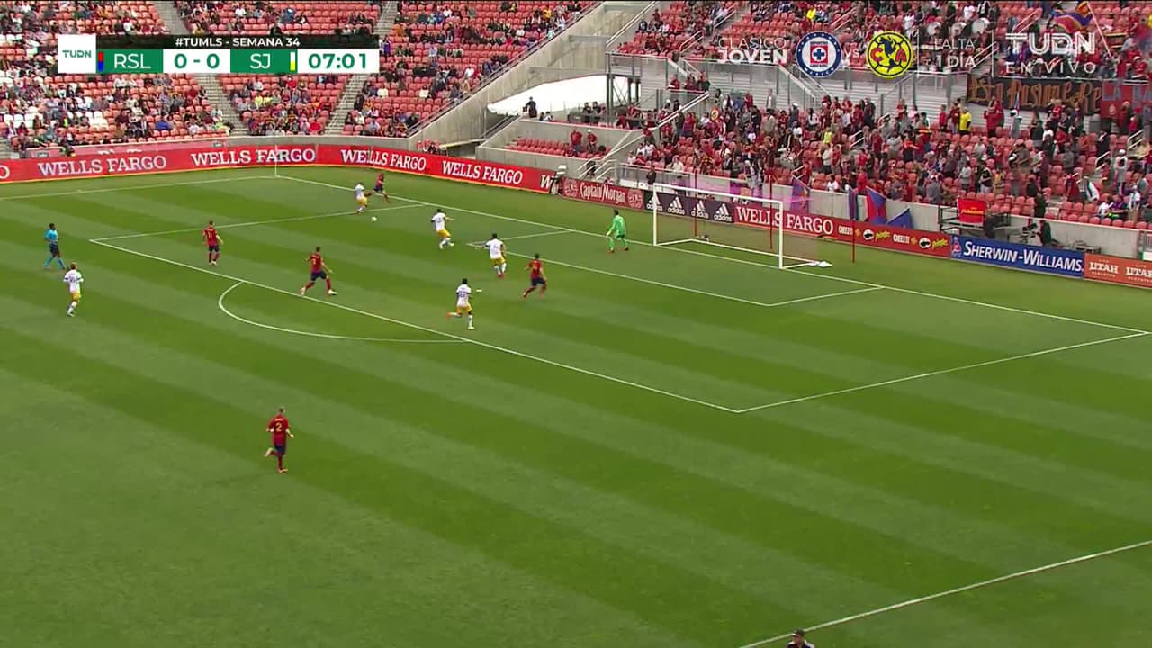 ¡TIRO ATAJADO! disparo por Damir Kreilach.