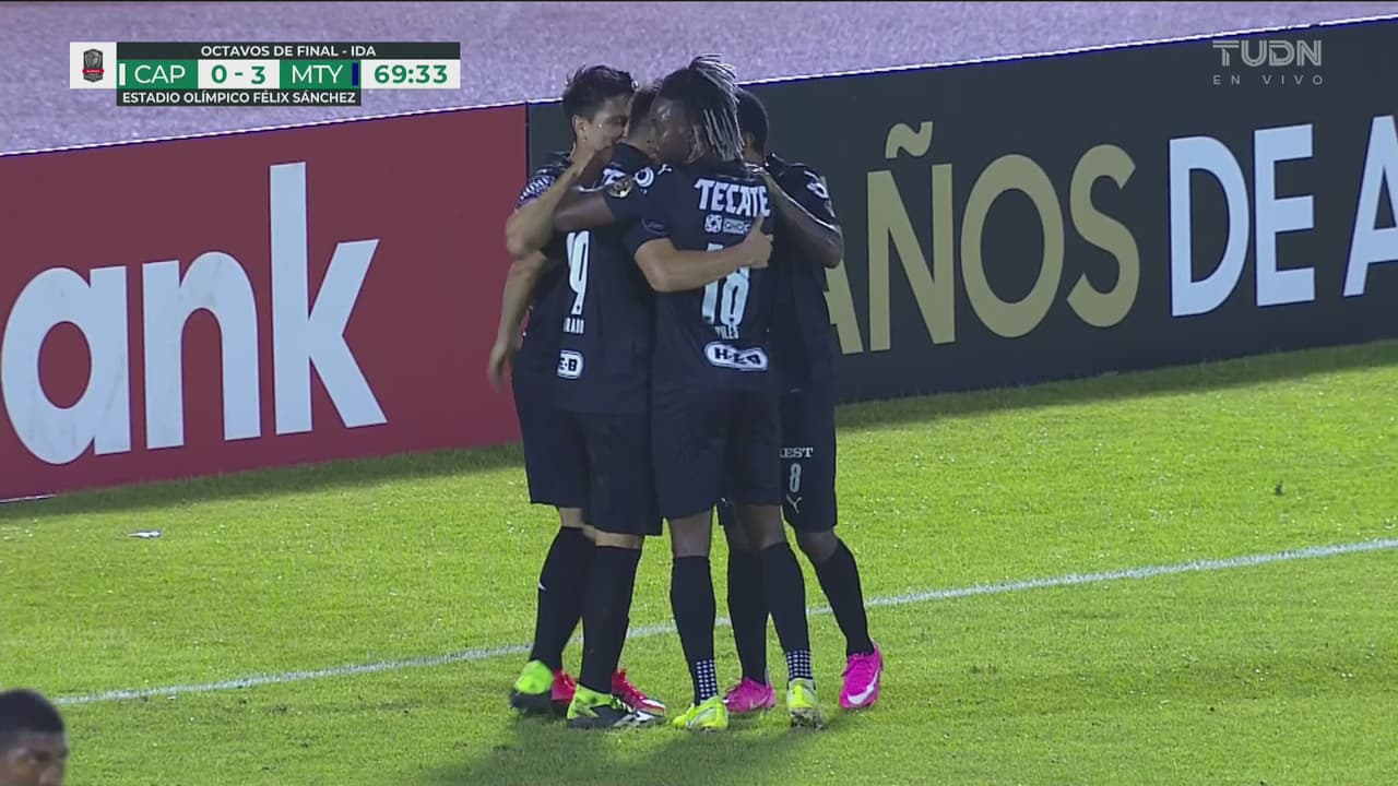 ¡Golazo de Monterrey! Alvarado incrementa el marcador 0-3