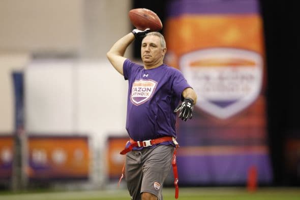 La Conferencia Nacional se impuso a la Conferencia Americana en el Tazón Latino IX y Hristo Stoichkov, para sorpresa de todos, fue reconocido como el MVP del juego, disfruta aquí de las mejores imágenes (Foto: Mario Castillo).