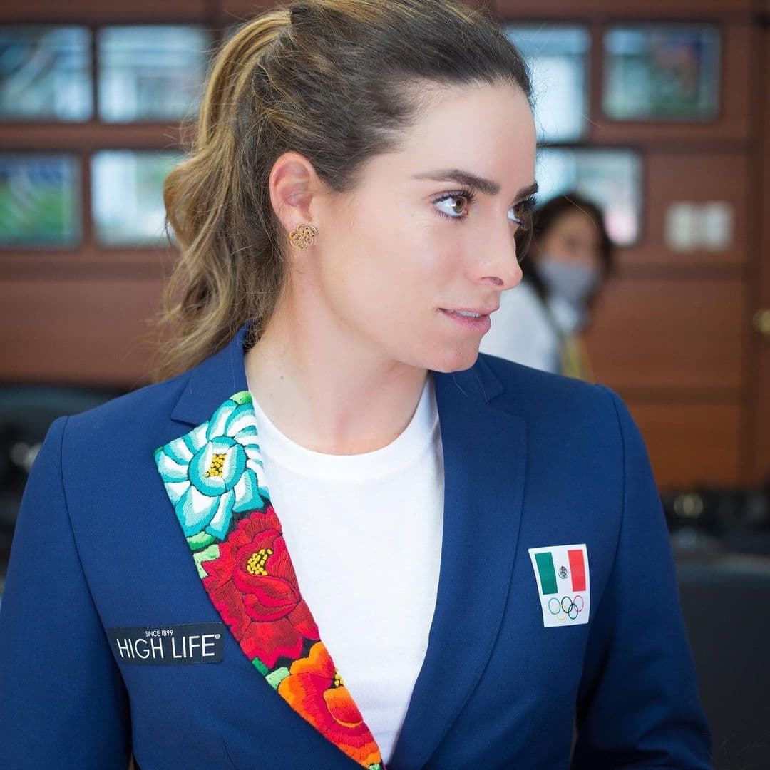 La delegación mexicana vestirá los trajes High Life con un bordado de flores tradicionales del Itsmo de Tehuantepec.