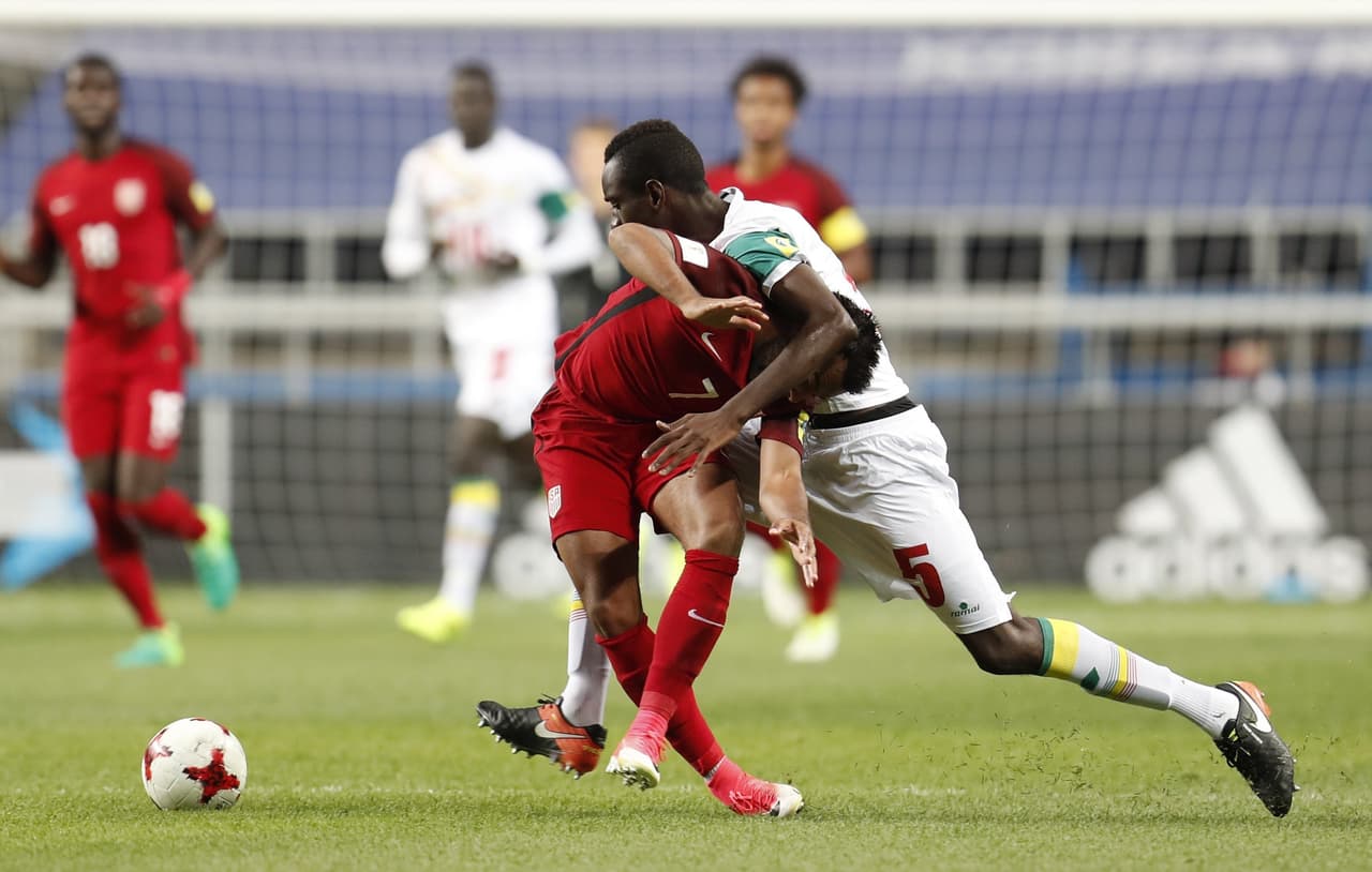 Cavin Diagne, defensa y autor de uno de los goles en este certamen, no estará contra México al salir expulsado por doble amarilla contra Ecuador.