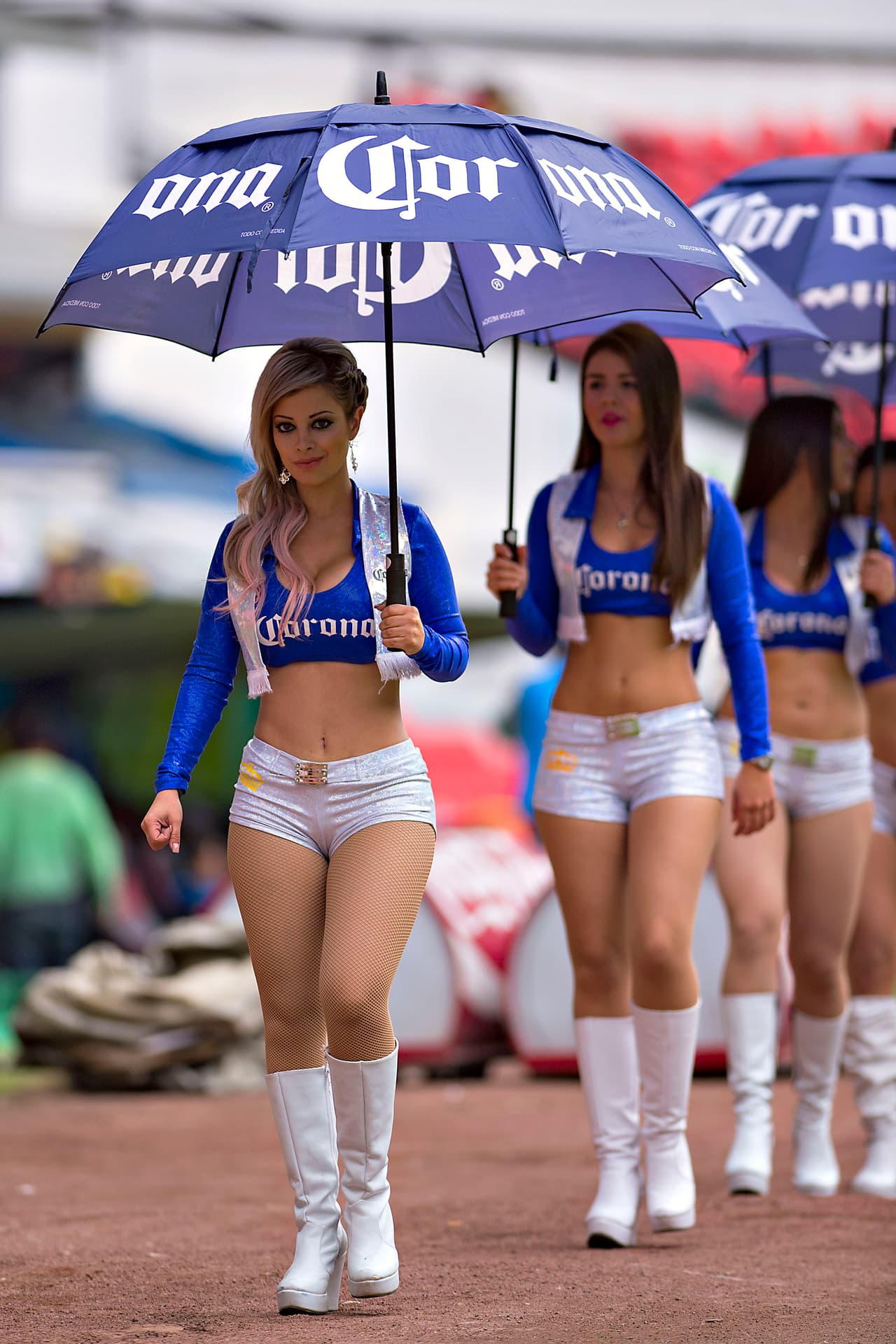 La belleza de las porristas en la fecha 15