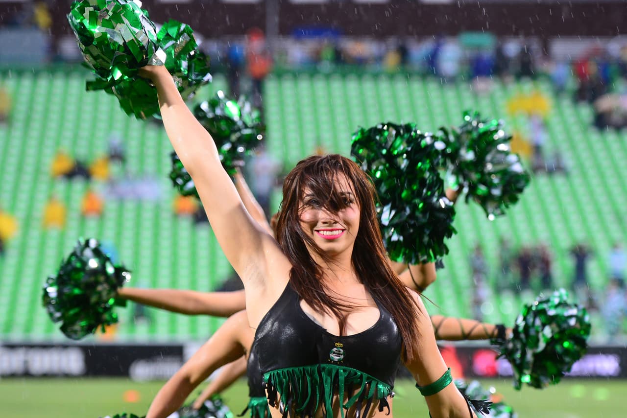 La belleza de las porristas en la fecha 15