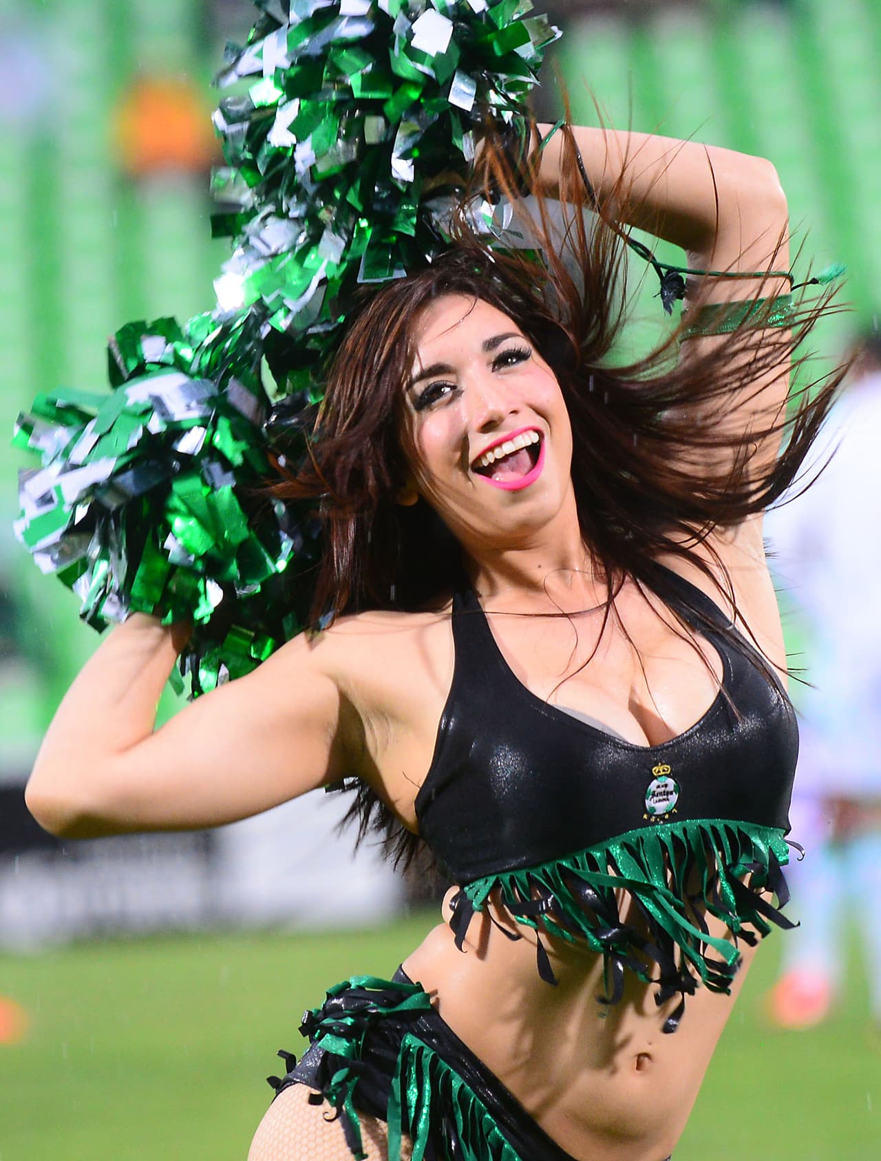 La belleza de las porristas en la fecha 15