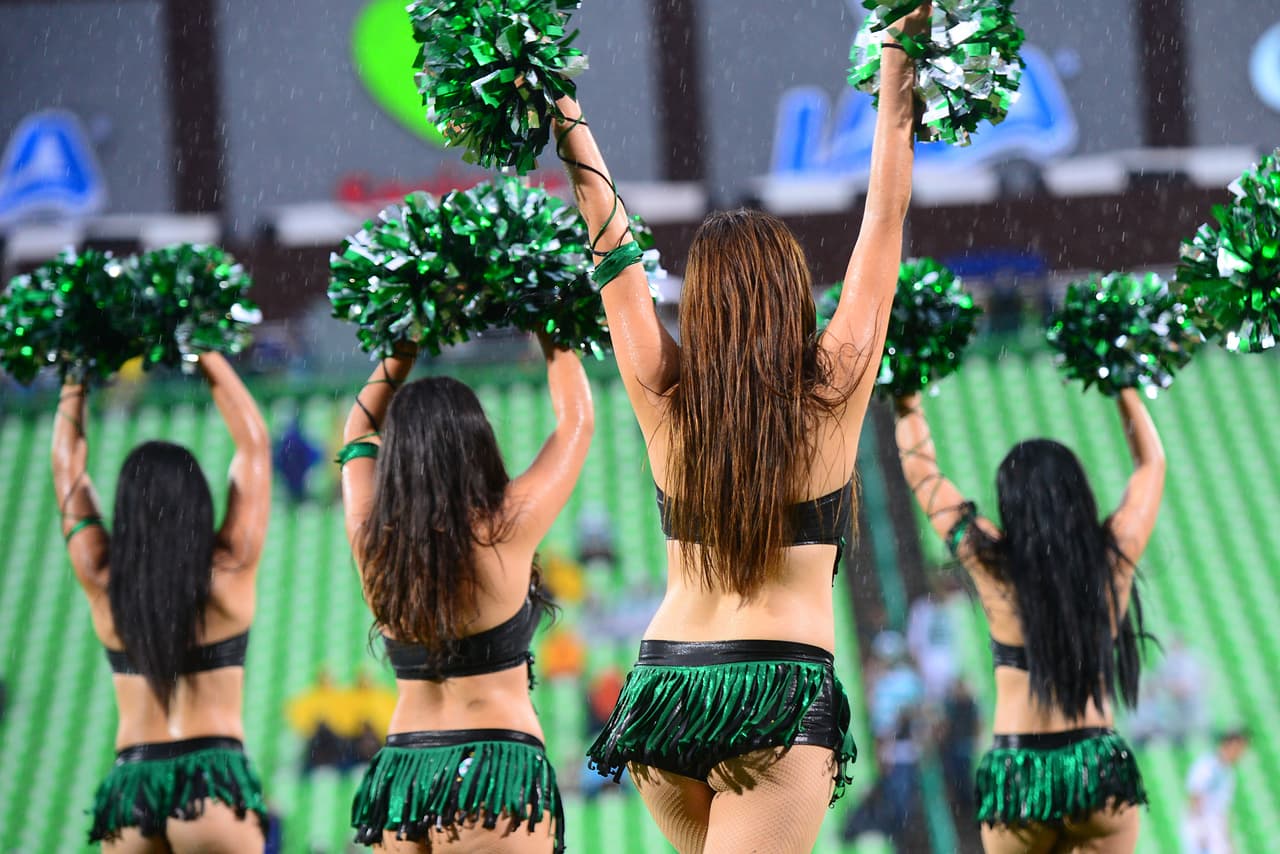 La belleza de las porristas en la fecha 15