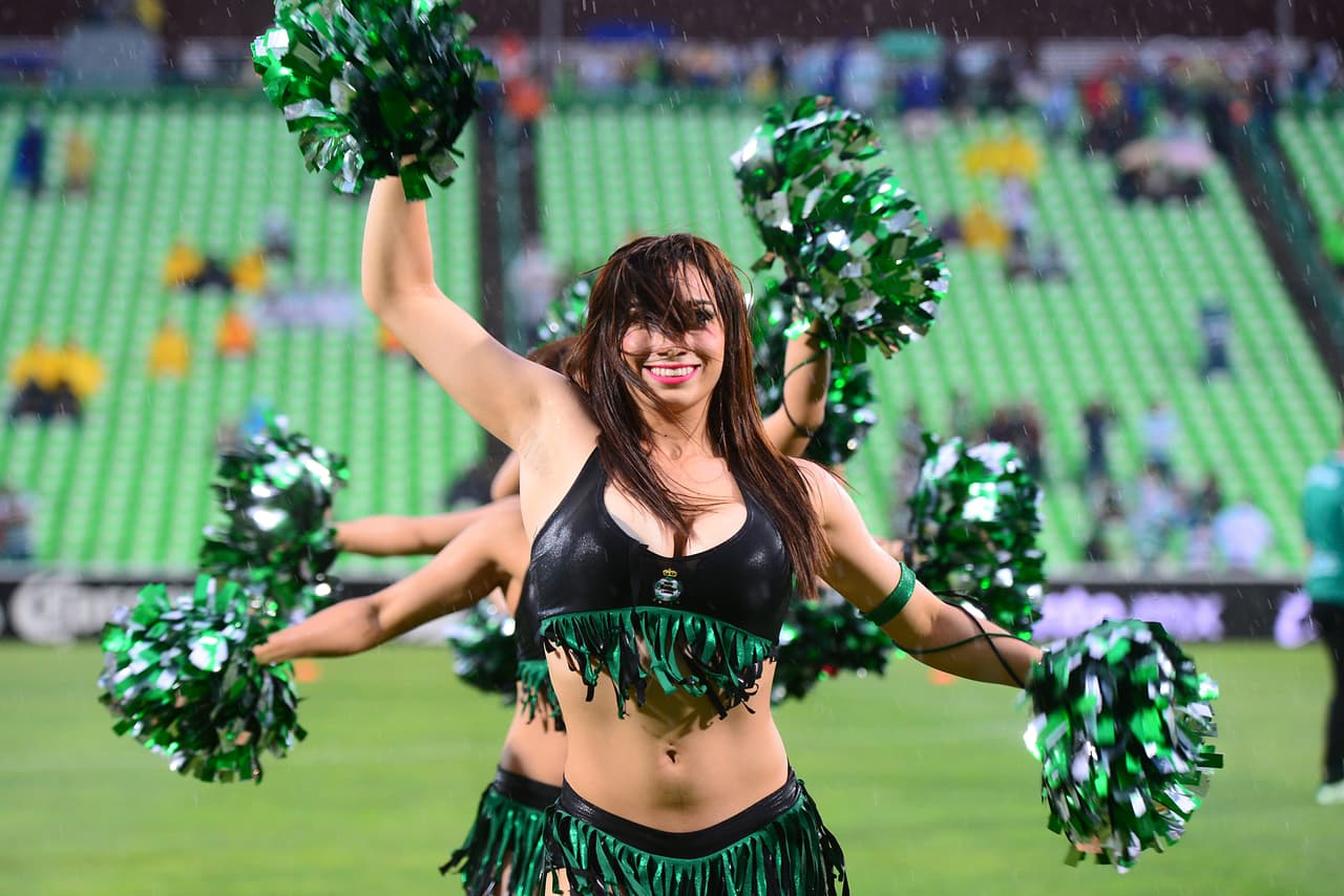 La belleza de las porristas en la fecha 15