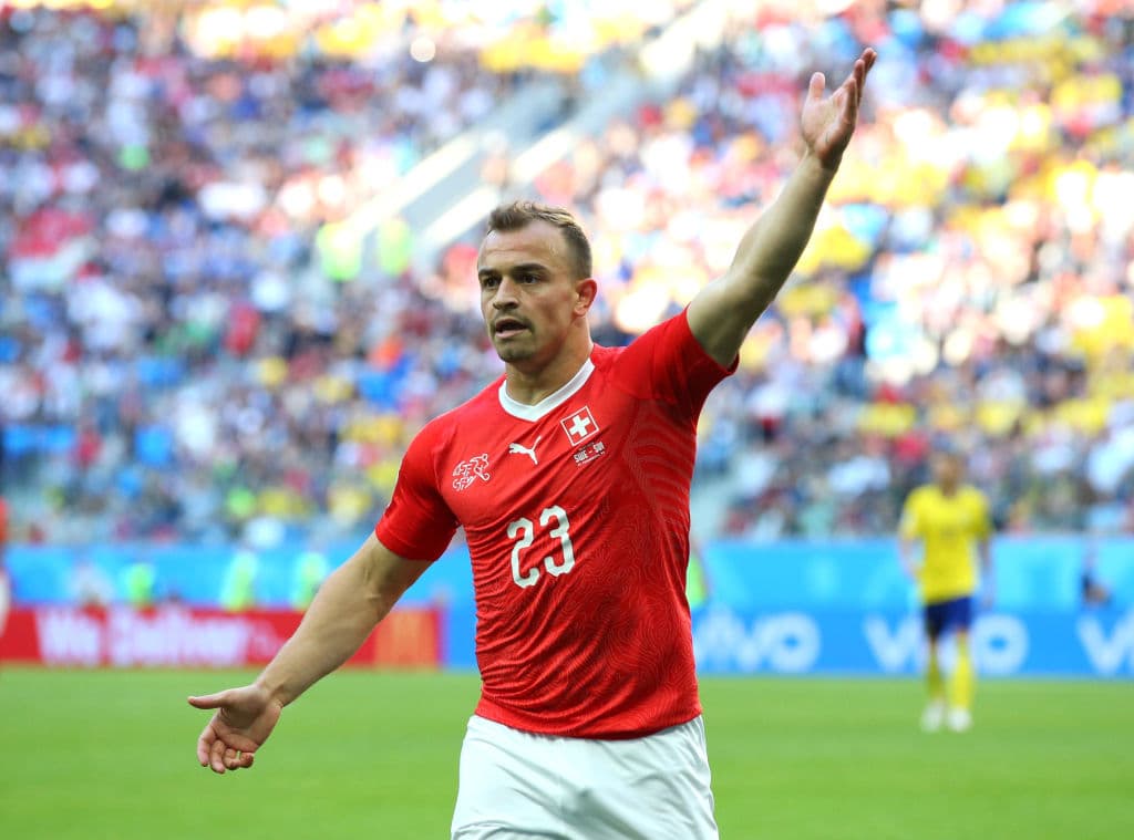 Shaqiri no alcanzó a definir a favor de Suiza, así como antes lo hizo cuando su país se impuso contra Serbia.