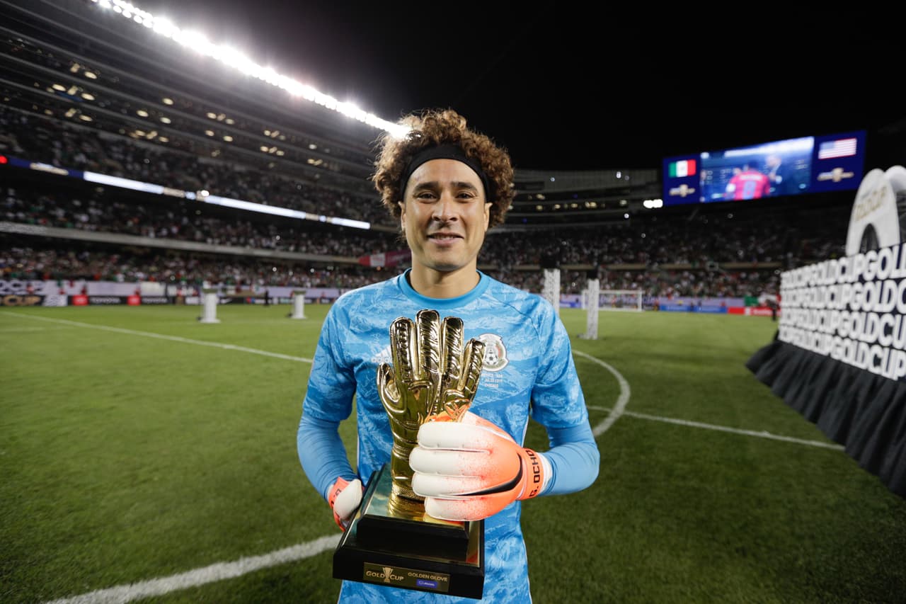 Tremendo festejo de la Selección Mexicana en Soldier Field luego de vencer 1-0 a Estados Unidos por la Final de la Copa Oro. Los jugadores y cuerpo técnico del Tri celebraron de manera impresionante, un triunfo conseguido a toda ley y una fiesta en la cancha para recordar la hazaña.