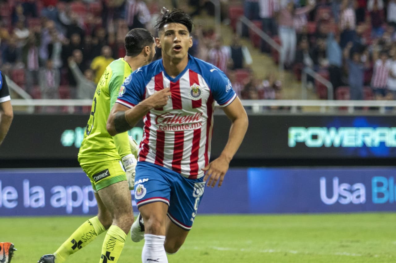 Chivas 
<b>3-2</b> Querétaro | Alan Pulido colaboró en el triunfo de 3-2 sobre Querétaro.