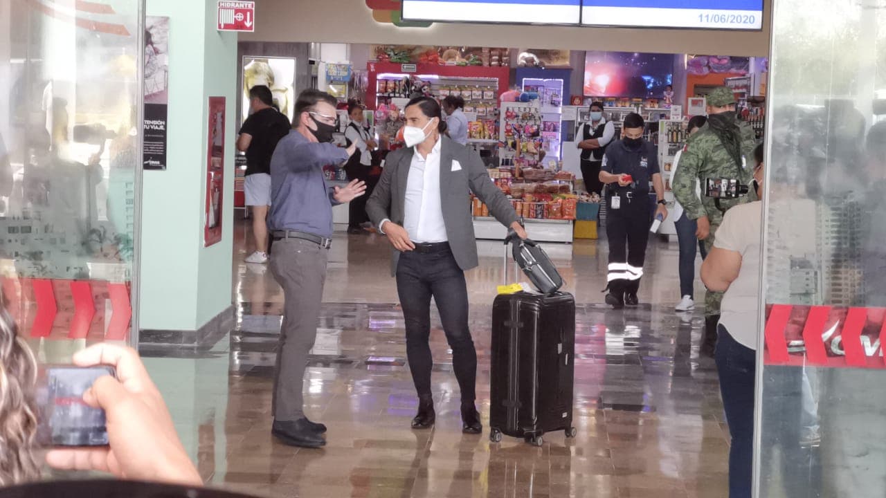 En su carrera dentro de las canchas militó en Cruz Azul, Espanyol de Barcelona, Guadalajara, Chivas USA y Pumas.