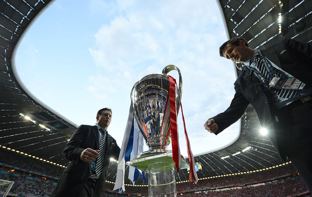 Con la llegada del dinero abundante al fútbol, el Chelsea tenía en sus planes conquistar la 'orejona', objetivo conseguido en la Temporada 2011-12.