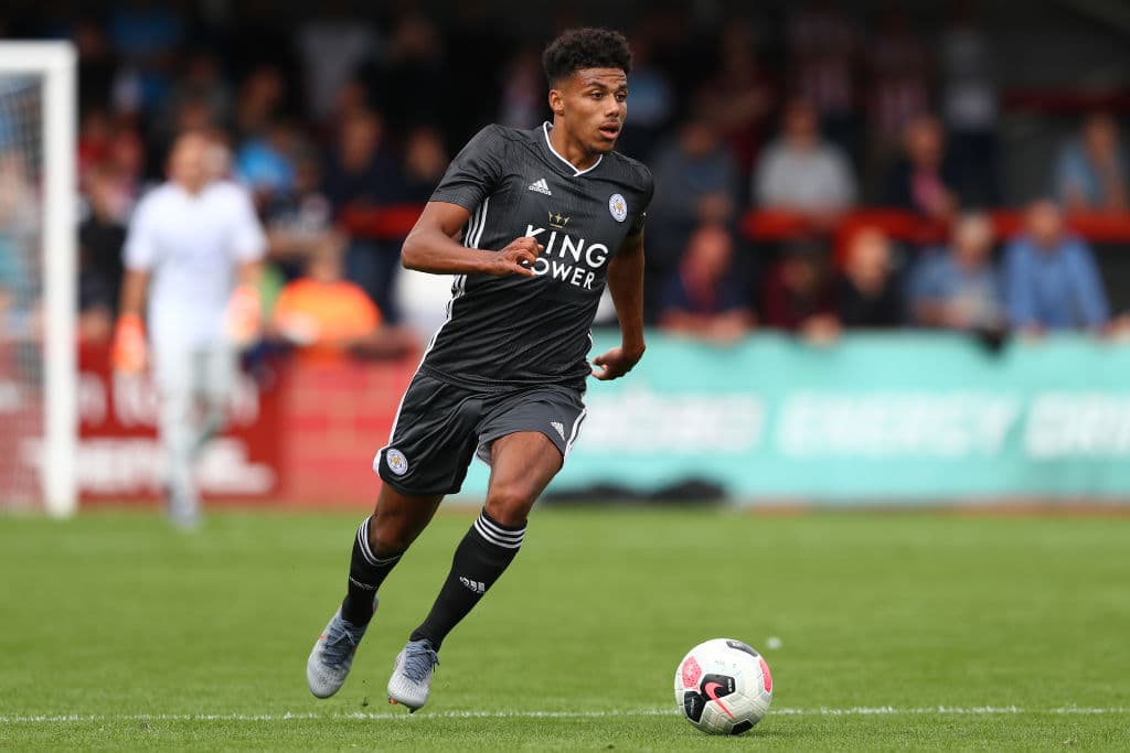 James Justin, Leicester. Este joven de 21 años inició su carrera futbolística como centrocampista, pero ha cambiado posición y es un jugador que se muestra cómodo con el balón. Después de su cuantiosa transferencia, se espera mucho de él.