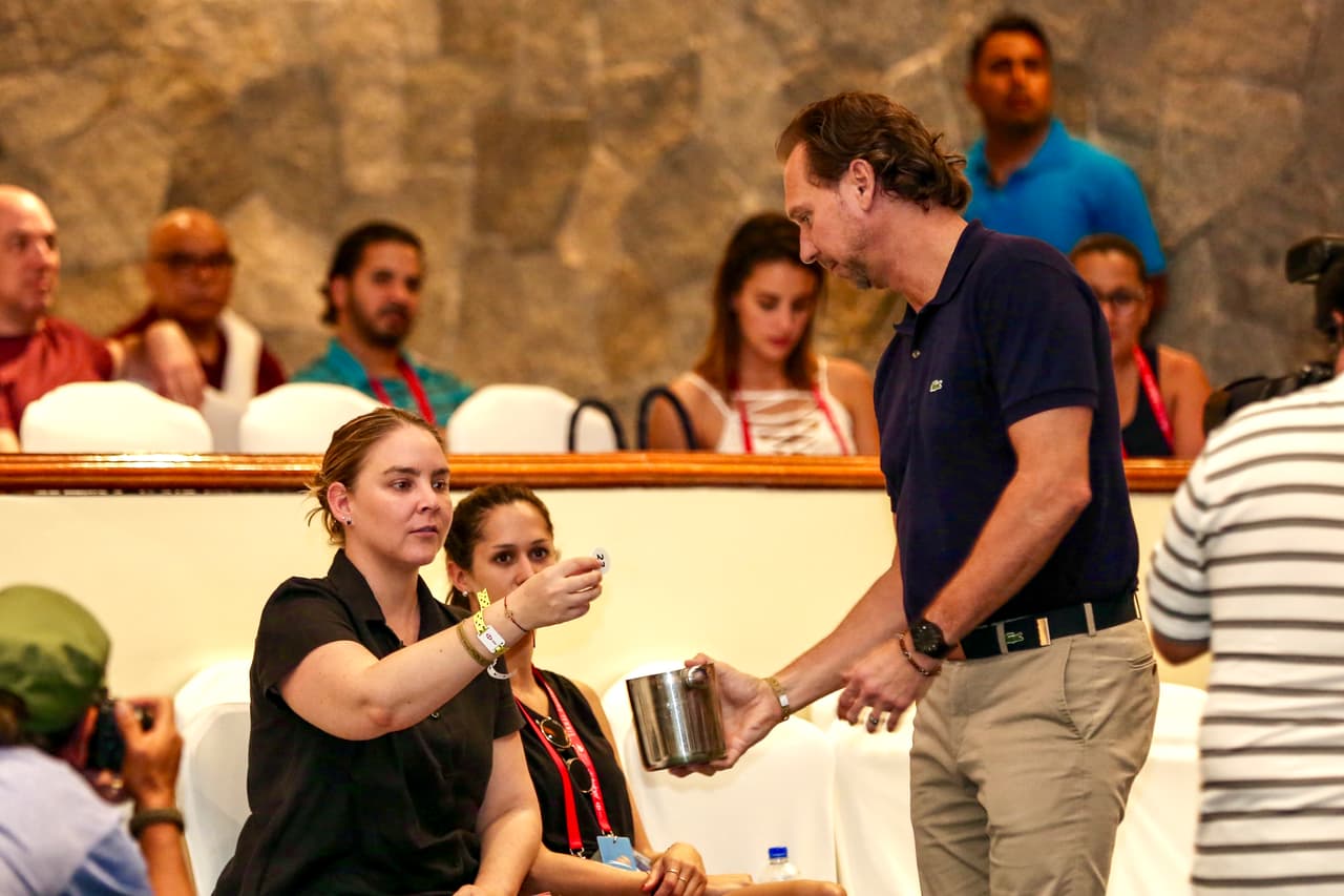 Algunos dudaban en tomar parte del sorteo, quizás más por nervios que por otras cosas, pero al final se animaron y participaron.