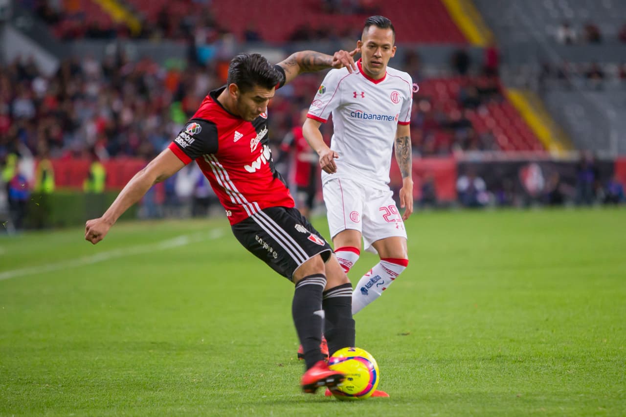De cualquier manera, el punch de los Rojinegros se quedó en el gol de Morrison y aunque tuvo más chances de anotar, ya no movió el marcador.