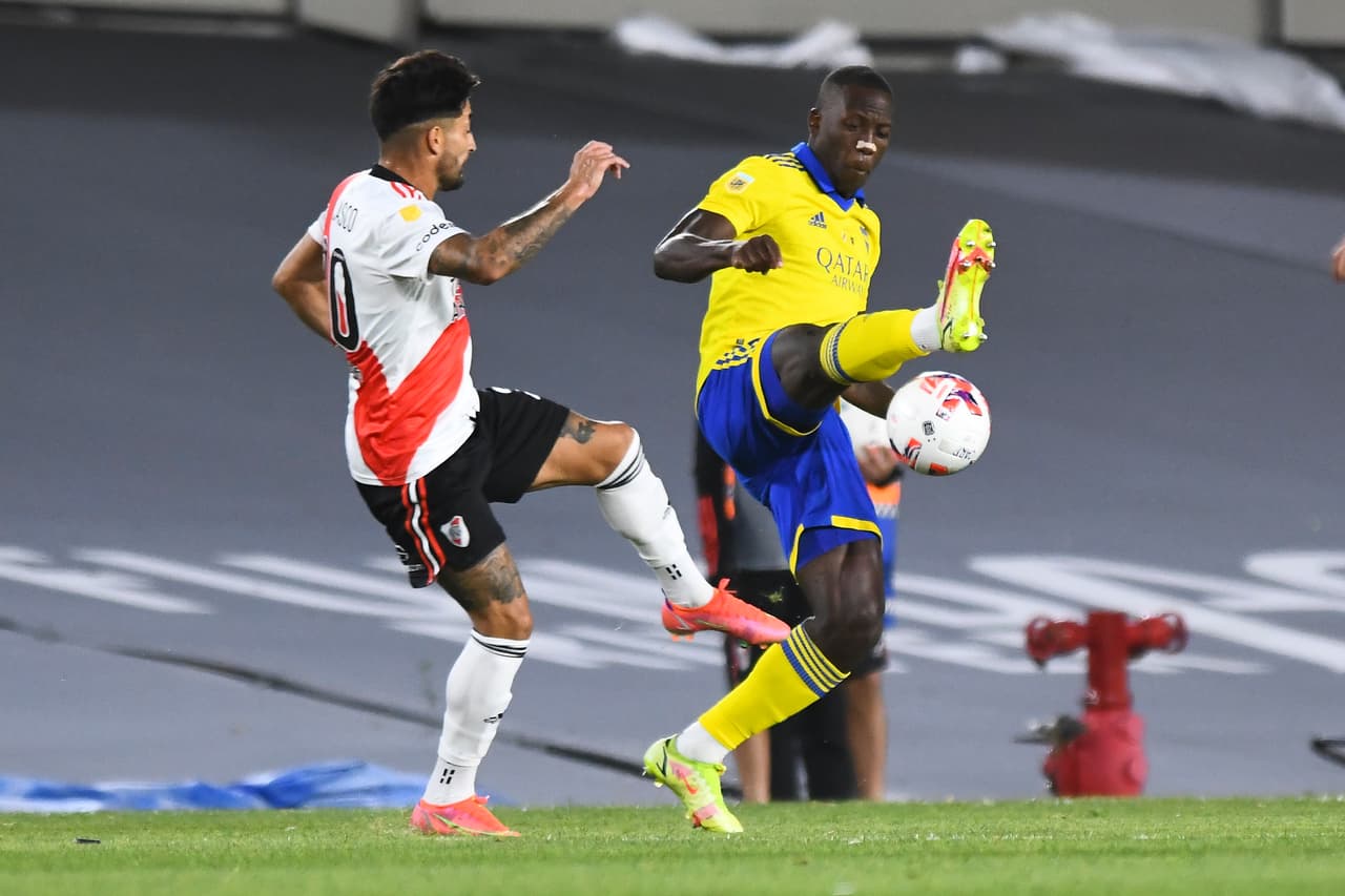 Con un gol del colombiano Sebastián Villa, Boca Juniors venció como visitante a River Plate y se quedó con el Superclásico del futbol argentino. 
<br>