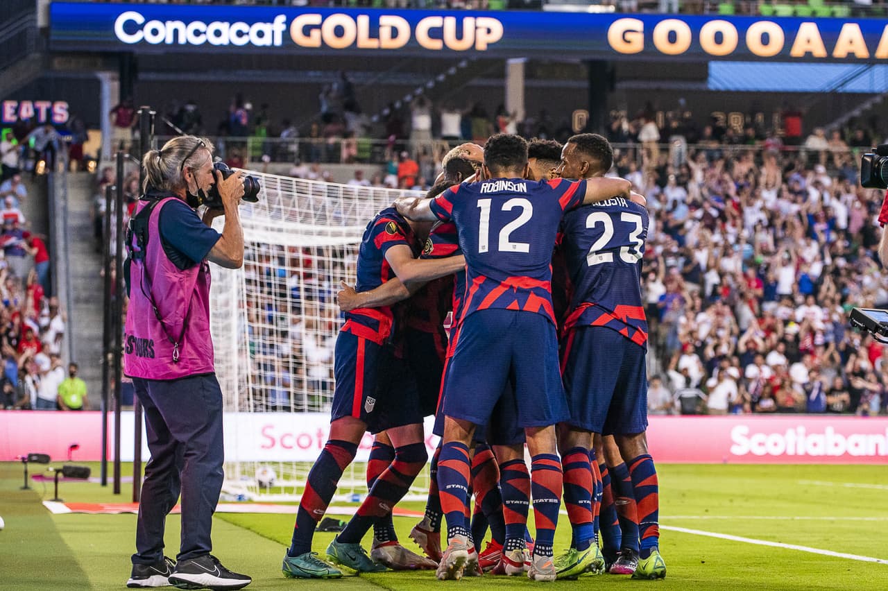 Gyasi Zardis entra al terreno de juego para resolver el partido y mandar a los Estados Unidos a la final de la Copa Oro.