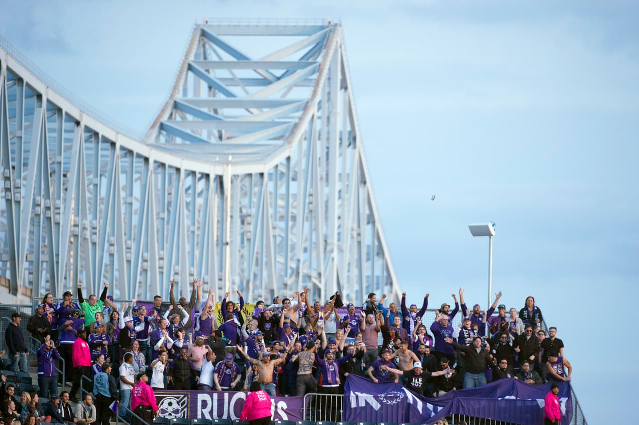 Una postal de lo aficionados de Orlando City en el PPL Park de Philadelphia.