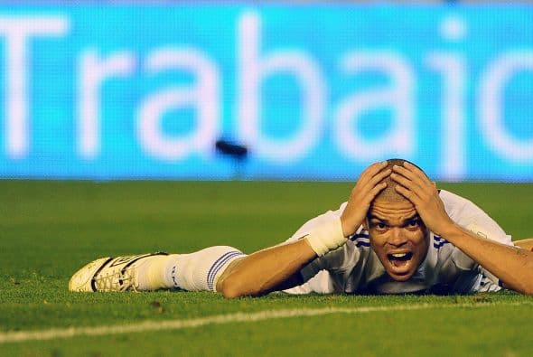 ¡El luso no lo podía creer! Ese tanto, antes de que se decretara el medio tiempo, habría sido clave para los 'merengues'.