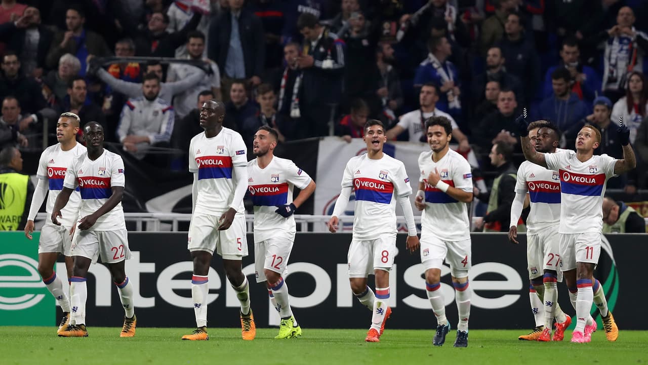 Lyon 3-0 Everton: categórico triunfo del equipo francés, que además dejó al equipo inglés al borde de la eliminación. Con estros 3 puntos, el Olympique llegó a 8 y va por el primer puesto, en manos del Atalanta.