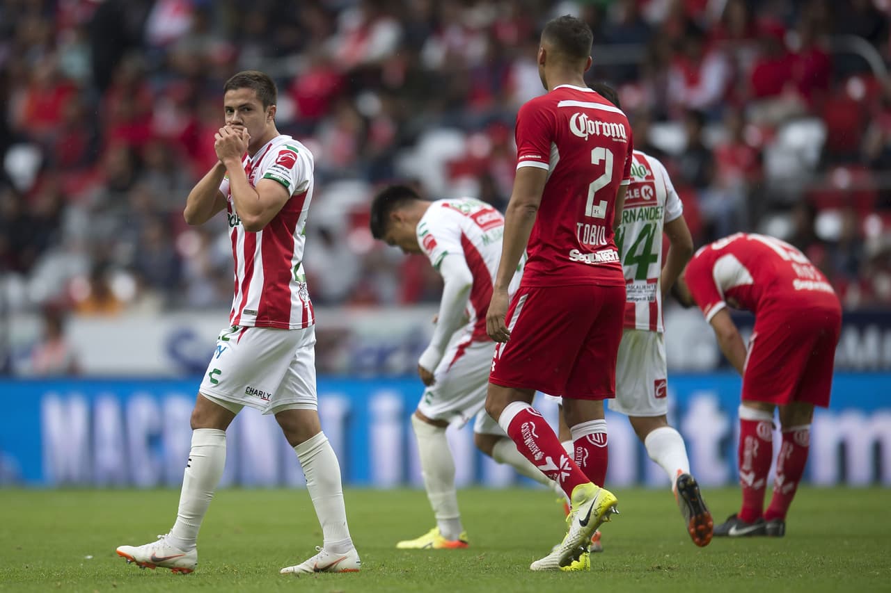Volante: Francisco Córdova (Necaxa, 6)