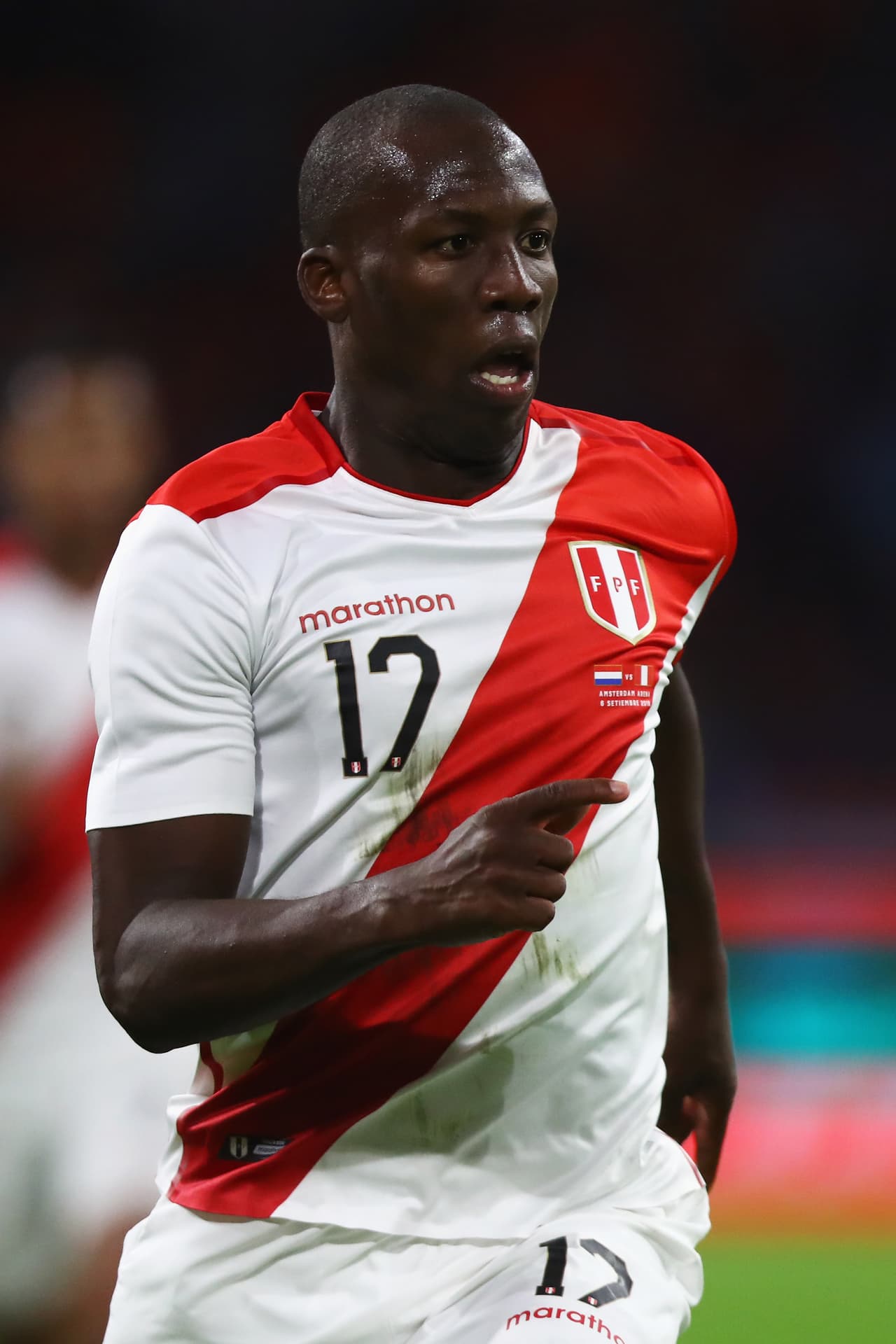 Defensa: Luis Advíncula (Rayo Vallecano)
