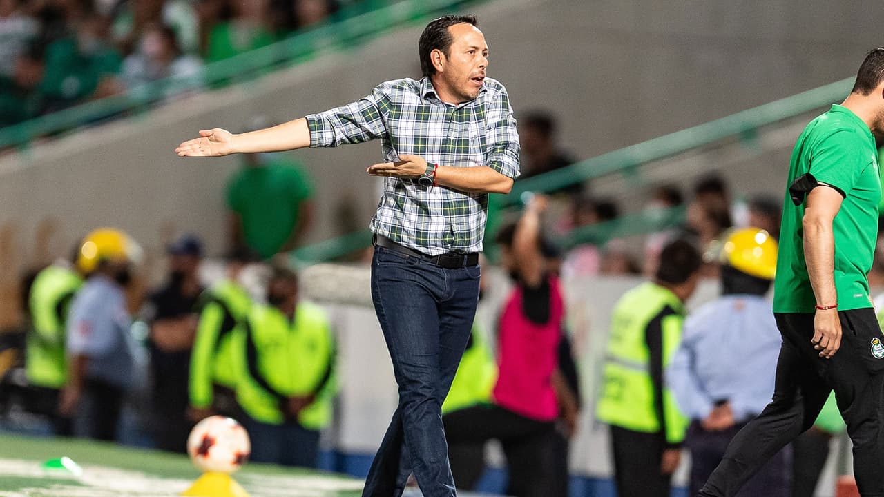 Fentanes resalta que fue valiente al tomar las riendas de Santos