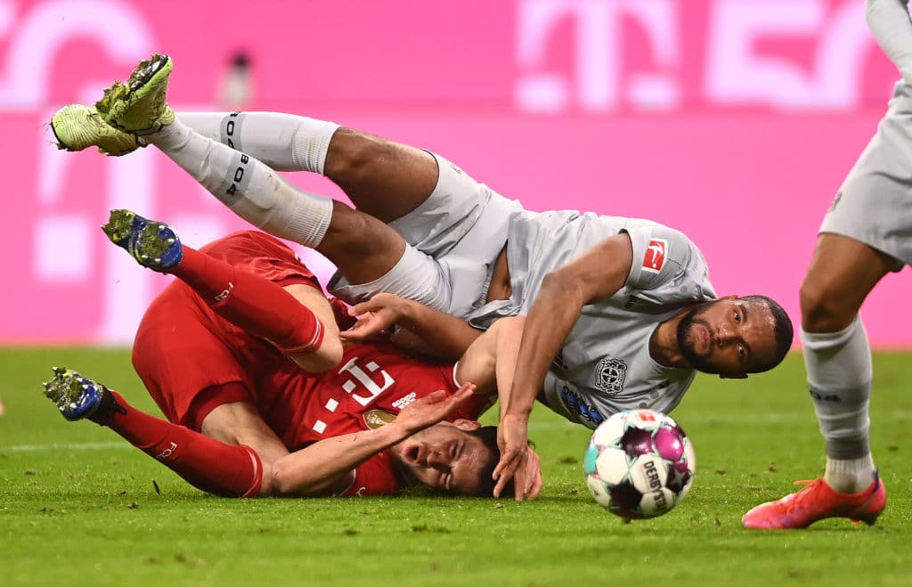 Bayern Munich se queda con la victoria ante el Bayer Leverkusen con marcador de 2-0. El 'Gigante de Baviera' hizo sus respectivas anotaciones durante la primera mitad del encuentro. Choupo-Moting abrió el marcador al minuto 7, seguido de Joshua Kimmich al minuto 13 del encuentro y se encaminan para un nuevo título.