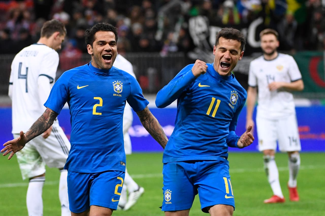 El encargado de cambiarlo por gol fue Coutinho definiendo cruzado cuando Akinfeev se lanzaba al otro palo.