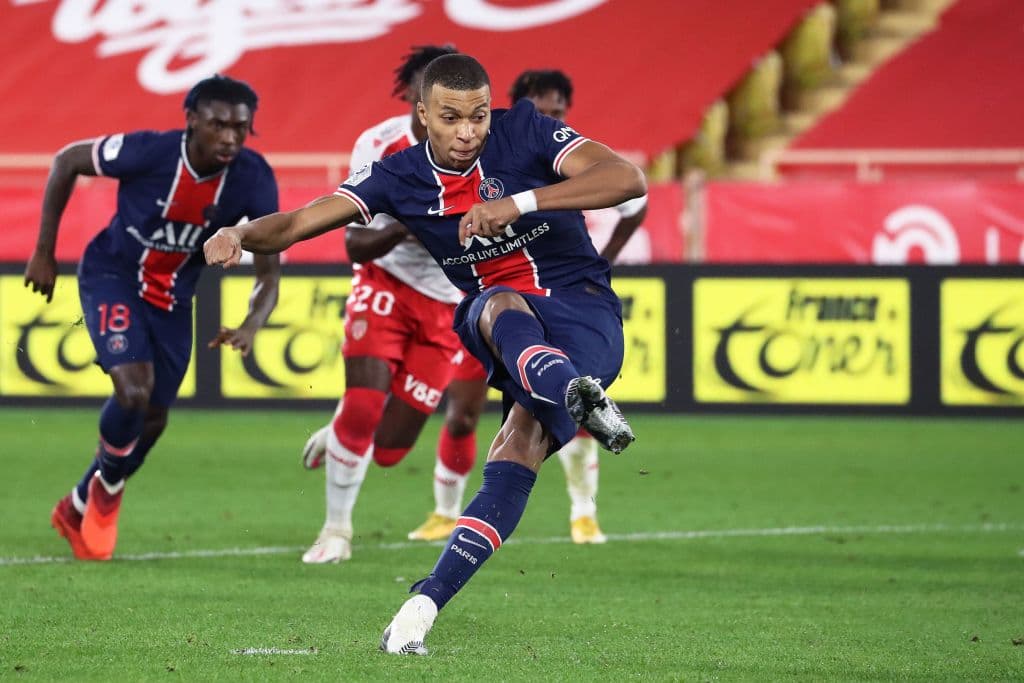 Kylian Mbappé (25’, 37’) puso al frente a los de Tuchel con doblete. Kevin Volland (52’, 65’) también marcó doblete para emparejar el cotejo. A los 84’ apareció Cesc Fàbregas para quedarse con el triunfo en el Estadio Luis II.