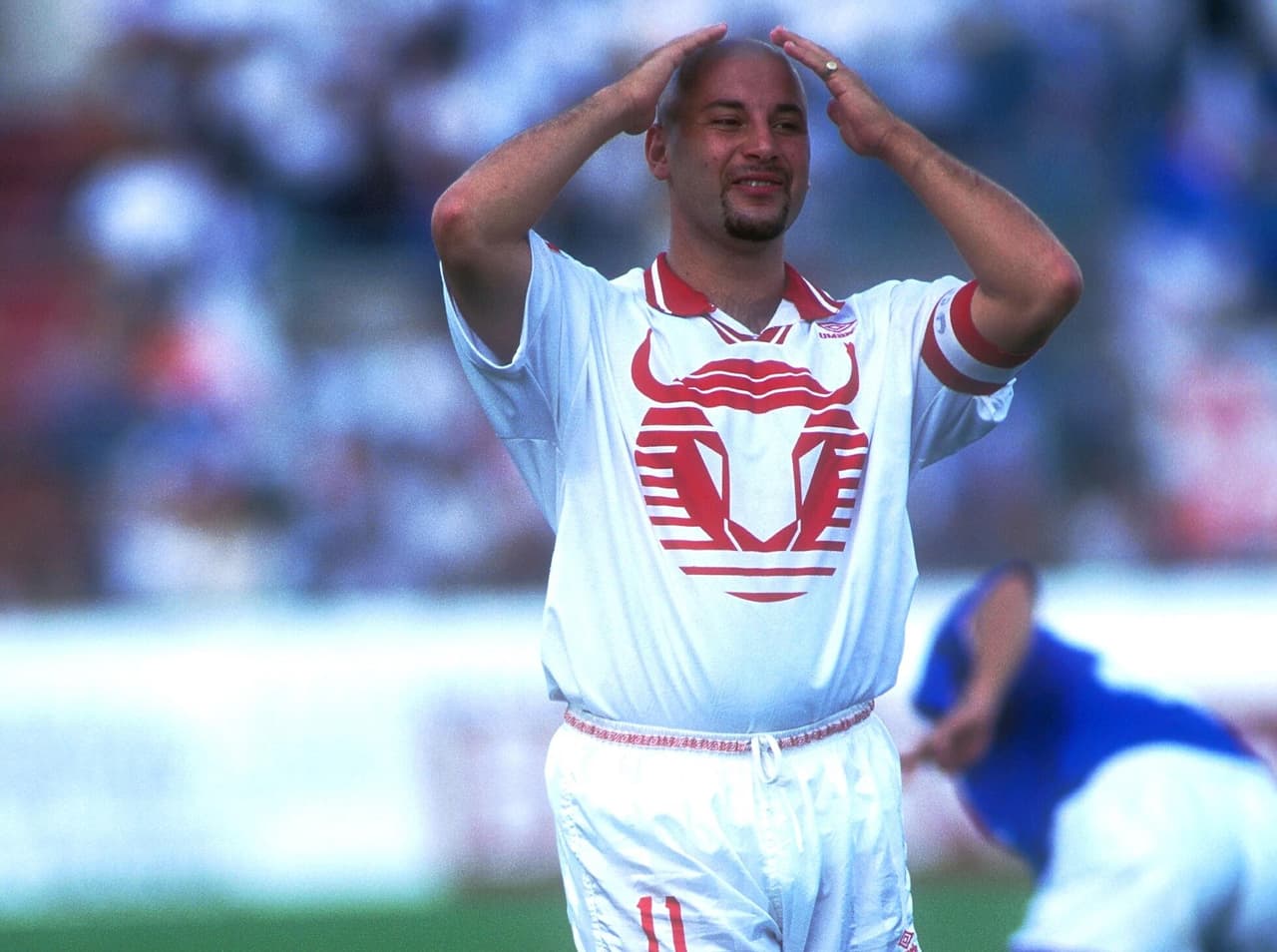 Antonio Mohamed. Jugó para América, Monterrey Atlante y el legendario Toros Neza, equipo en el que, dicho sea de paso, pocos poseían cuerpos atléticos.